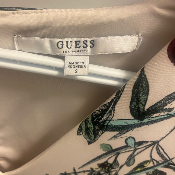 Guess mini dress fits in 32/25/34 it’s stretchable - Picture 3 of 3